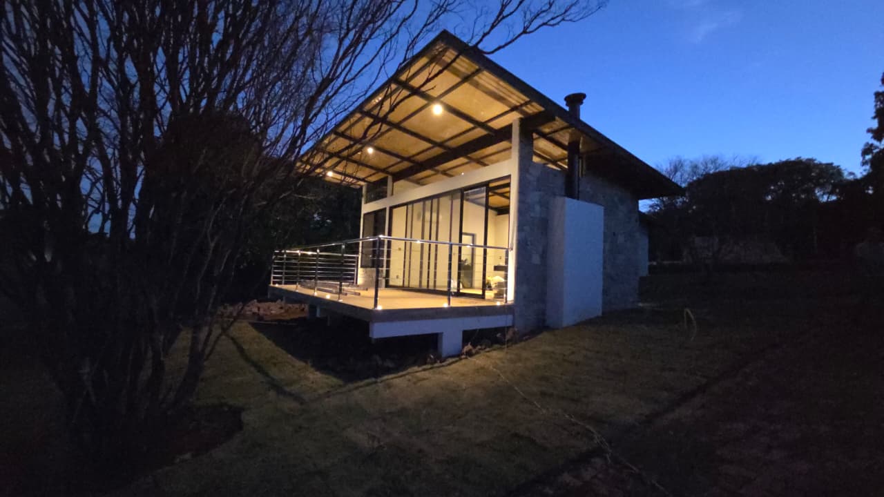 Vila Angra Doce - Chalés à noite